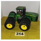 John Deere 9200 4WD Tractor w/triple wheels, 1/16