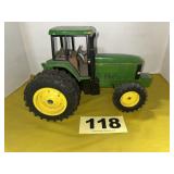 John Deere 7800 Die Cast Model Tractor, 1/16 scale