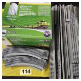 Lionel John Deere O Scale Train Set w/adtl track,