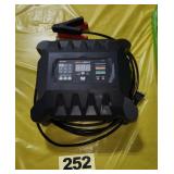 SOLAR Pro-Logix Battery Charger