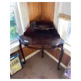 corner table