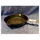 Cast iron skillet