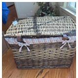 Wicker chest