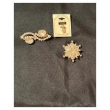 Ladies fashion brooches