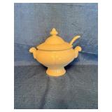 Soup tureen