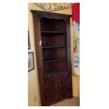 Corner cabinet