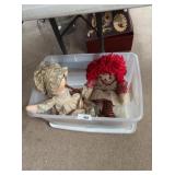 Storage container & dolls