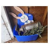 Storage bin with lid