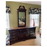 Dresser w/mirror
