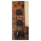 Plate holders and trivets