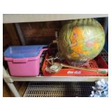 Coca-Cola flat, world globe plus