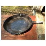 Cast iron pan