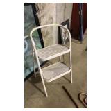 2 FT FOLDING LADDER