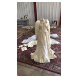 ANTQ. LACE & EMBROIDERED WEDDING GOWN W/ VEIL
