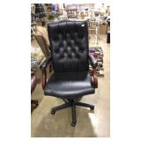 WOOD & LEATHER UPHOLSTERED EXECUTIVE OFFICE CHAIR