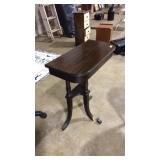 ANTIQUE ACCENT TABLE