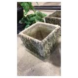 DECORATIVE CONCRETE PLANTER