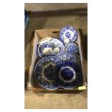 FLAT OF BLUE & WHITE ORIENTAL DISHES