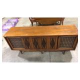 MID-CENTURY MODERN CONSOLE STEREO/RECORD CABINET