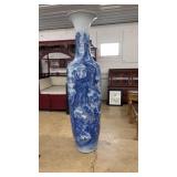 CHINESE BLUE & WHITE PORCELAIN PEMPLE VASE