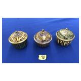 3 ASIAN POLYCHROME DECORATED LIDDED CUPS