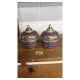 PAIR OF ASIAN GUILT & POLLYCHROME DECORATED BOWLS