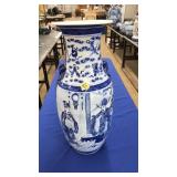 CHINESE BLUE&WHITE PORCELAIN VASE