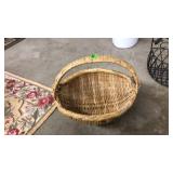 DECORATIVE BASKET WITH HANDLE
