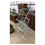 FOLDING LAUNDRY DRYING RACK