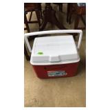RUBBERMAID COOLER
