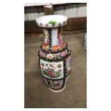 OREIENTAL PORCELAIN VASE