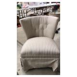 UPHOLSTERED VANITY CHAIR