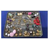 TRAY OF ASST COSTUME JEWELRY