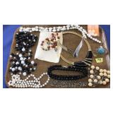 TRAY OF ASST COSTUME JEWELRY