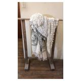 WOOD RACK W/ ASST LINENS