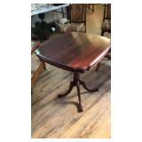 MAHOGANY TABLE, 26X26IN, 30IN TALL