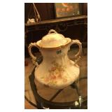 POCELAIN VICTORIAN LIDDED URN