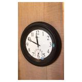 METAL WALL CLOCK, 18IN ROUND