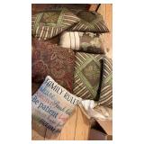 BOX OF DECORATIVE THROW PILLOWS