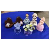 COLLECTION OF TABLE ARTICLES