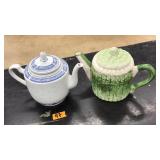 2 LIDDED TEA POTS