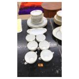 23 PC. NORITAKE CHINA: SEDAN PATTERN