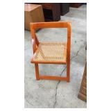 BRUSH SEATED FOLDING CHAIR
