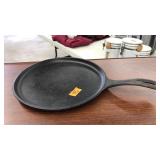LODGE CAST IRON SKILLET, 10 '