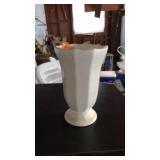 MCCOY USA CREAM SCALLOP PLANTER