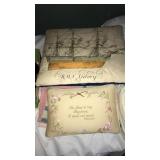 2 DECORATIVE PILLOWS