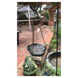 METAL HANGING BIRD FEEDER