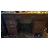 KNEE HOLE DESK