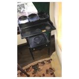 WOOD SMOKING STAND