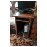 WOOD SIDE TABLE
